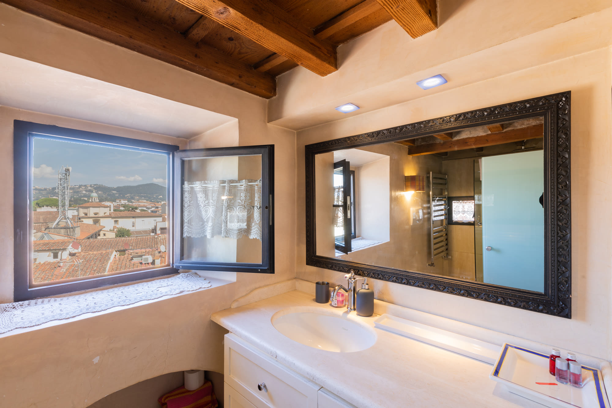 Fiesolana & Santa Croce Cozy Apartment View 360 — interni