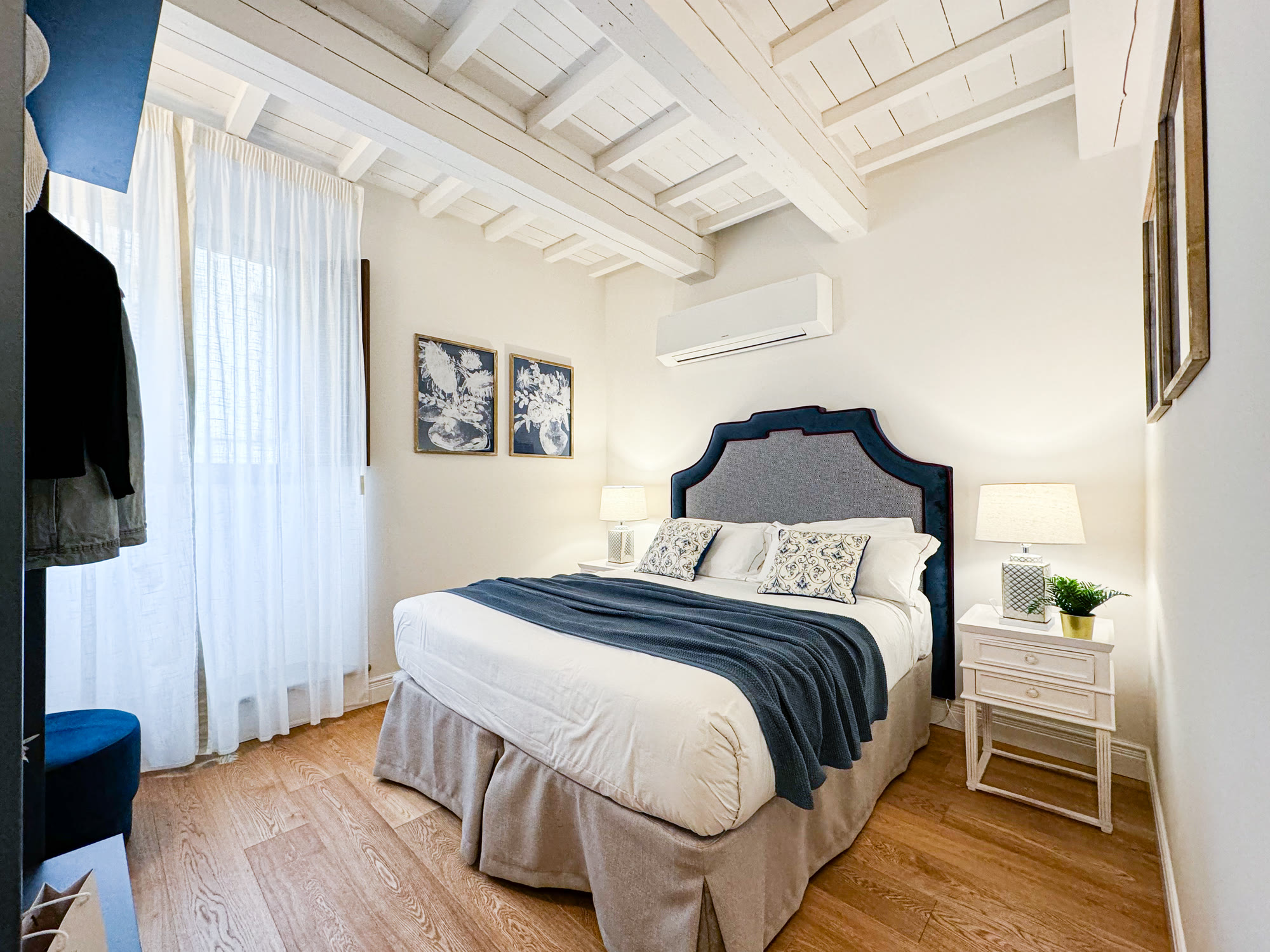 Servi 1368 Luxury Apartment — interni